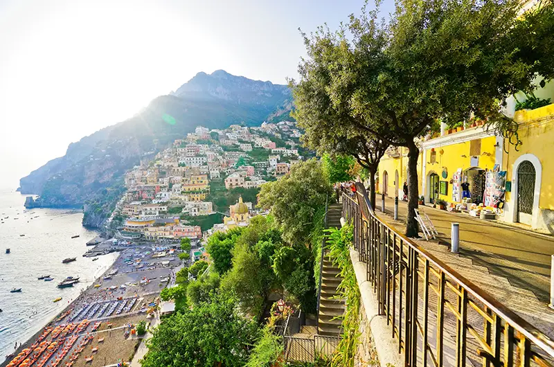 Positano e il suo panorama, durante un tour in vespa